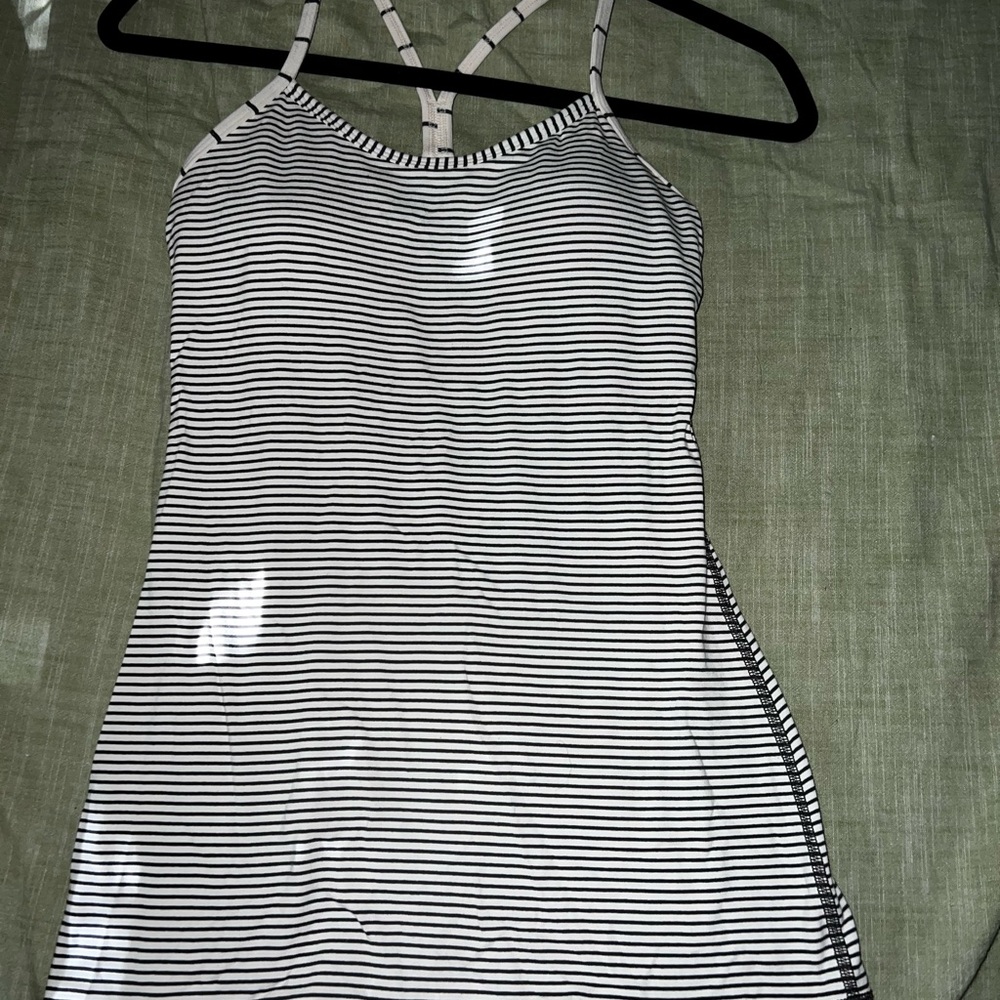 Lululemon Athletica top